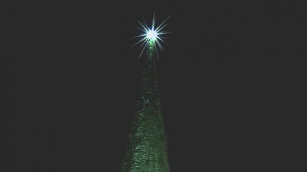 Williams Bay Yerkes Observatory's world's tallest glass Christmas tree