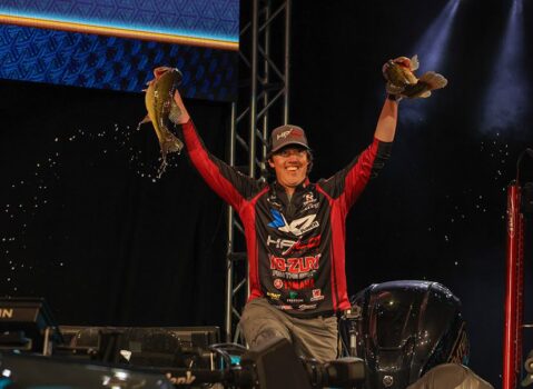 Hamner stays calm and redirects to maintain Bassmaster Classic lead on Grand Lake