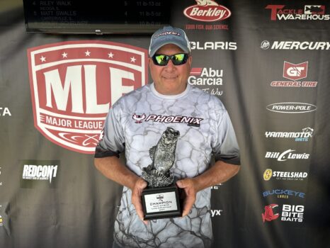 Olney’s Lee Flips Wood to Win Phoenix Bass Fishing League Event at Lake Shelbyville